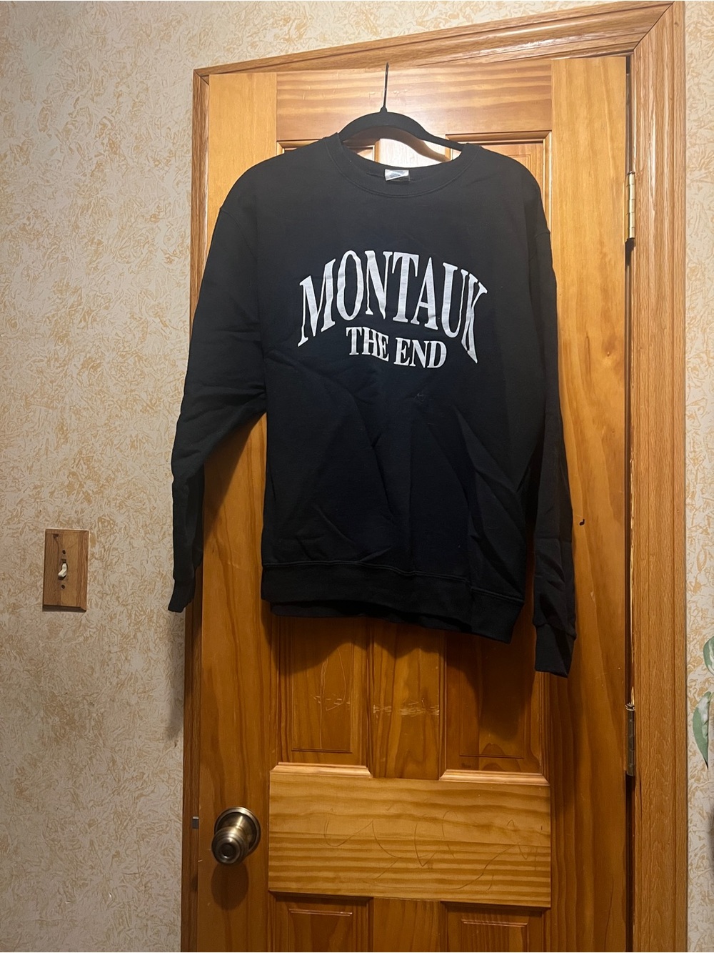 Montauk Black Pullover Crewneck
